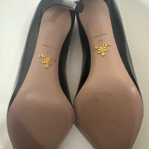 Prada Pumps- size 39 - Picture 5 of 8